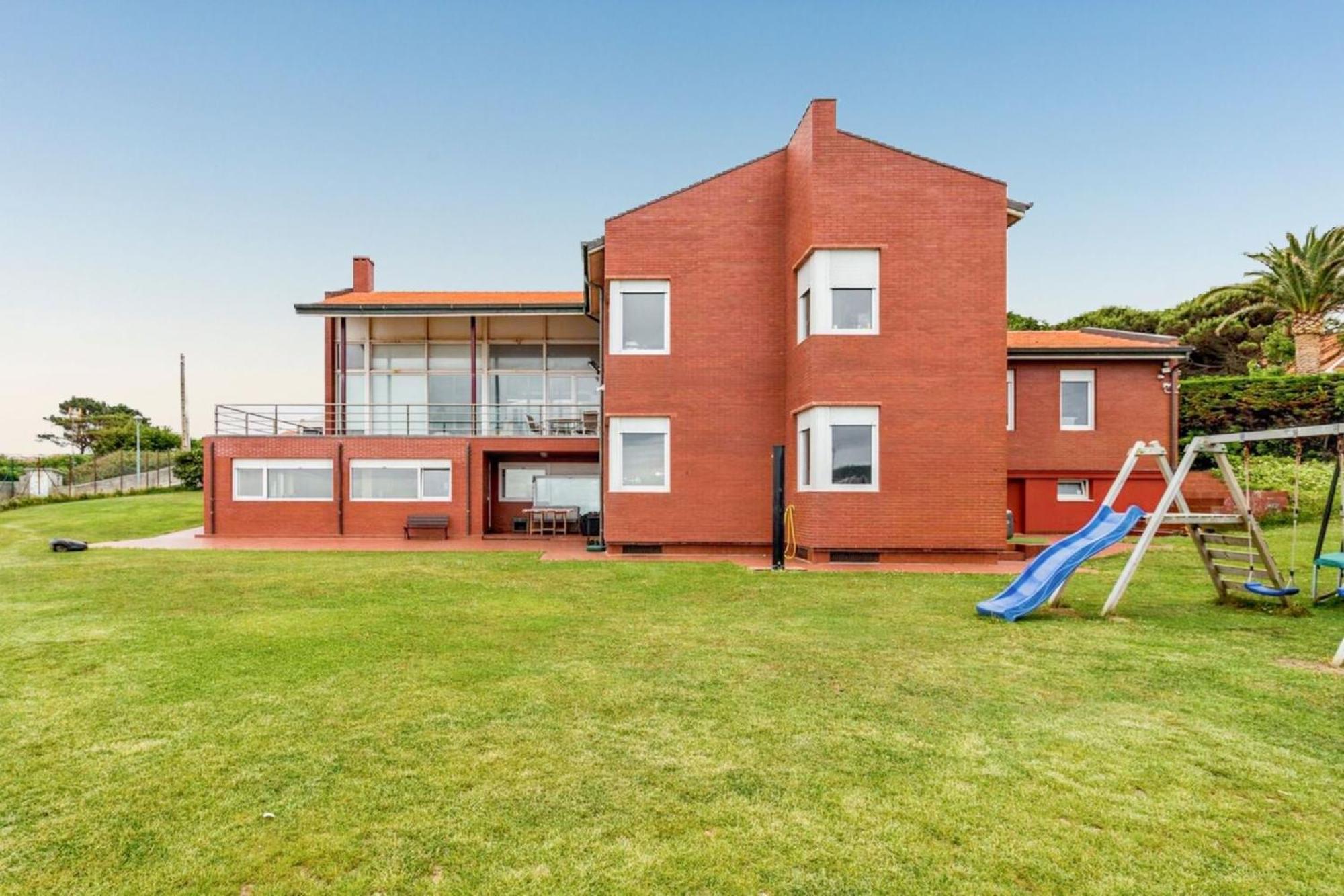 Spacious House With Sea View In Liencres + Jacuzzi Екстериор снимка